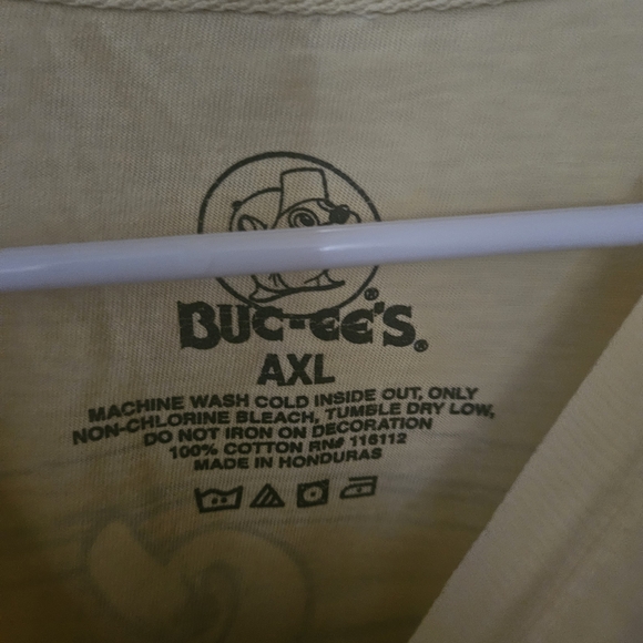 Buc-ee's Cream Short Sleeve Tee - Picture 4 of 4